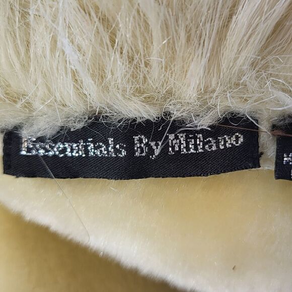 Essentials by Milano Vest - Picture 3 of 11